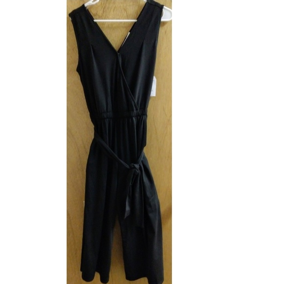 time and tru v neck jumpsuit